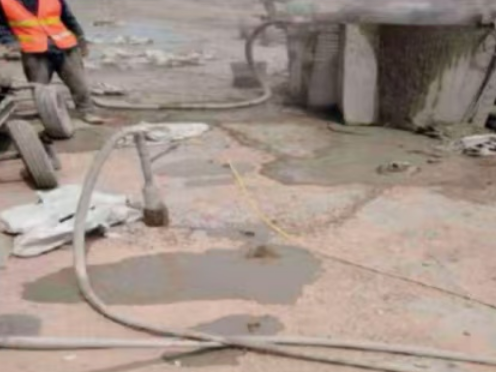 纳雍水泥混凝土路面板底注浆技术 路面脱空注浆整治方案